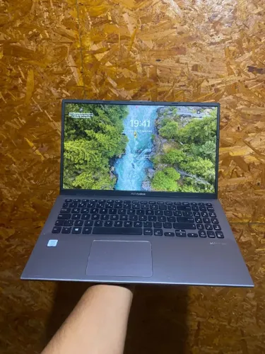 Asus VivoBook | i5 | 8GB | SSD 250GB<br>