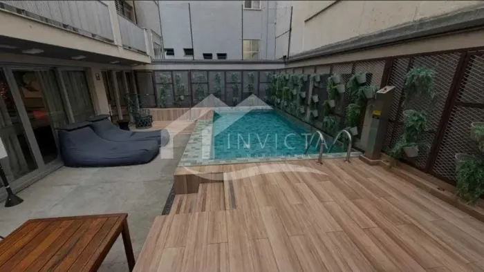 MARAVILHOSO LOFT COM VARANDA NO CENTRO!!!