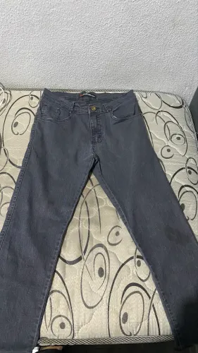 Calça jeans preta 