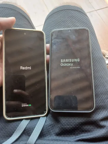 Vendo 2 celulares um Samsung A15 e outro é Redmi 10S, os 2 por 600 ou cada um 350