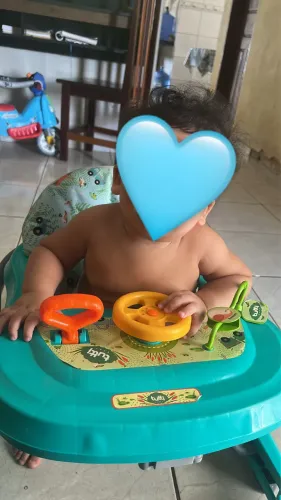 Andador infantil seminovo