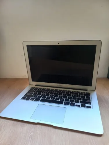 MacBook Air 13" i7 2015 | Excelente Estado | Revisado Internamente