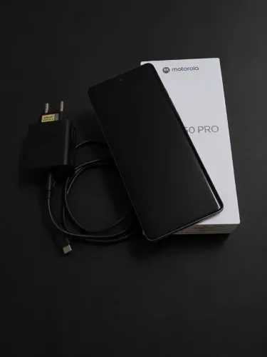 Edge 60 pro 512/12 semi novo