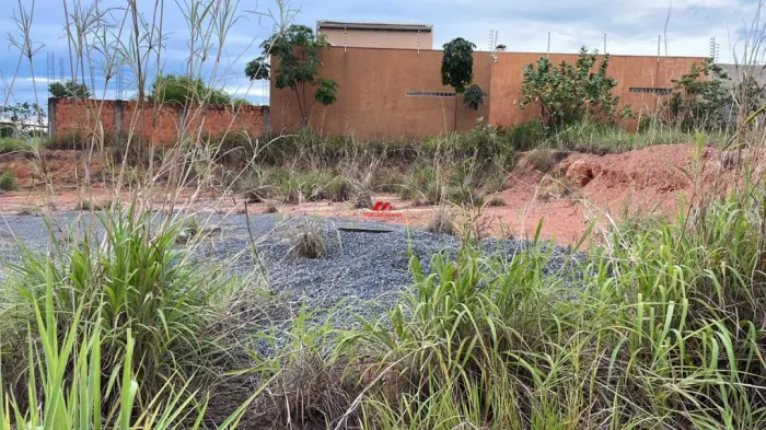 VENDA- TERRENO PLANO, R$ 180.000,00, PARALELOA ROD. EMANUEL PINHEIRO Ref.:138097