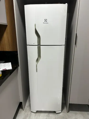 Geladeira Frost Free Electrolux 261L ? Branca | DF35A