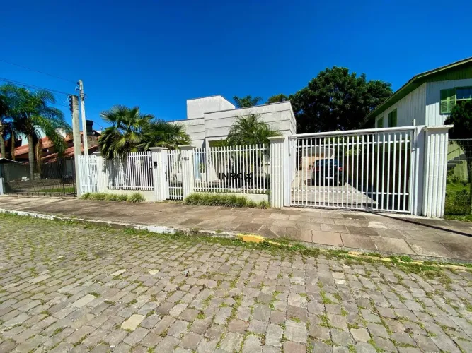 INBOX CIA IMOBILIARIA VENDE EM BENTO GONÇALVES- CASA INDIVIDUAL EM BAIRRO NOBRE DA CIDADE