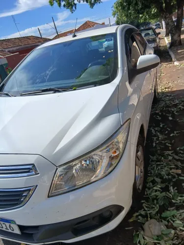 Chevrolet Onix Hatch LT 1.0 8V Flex Power Mec. 4P 2013