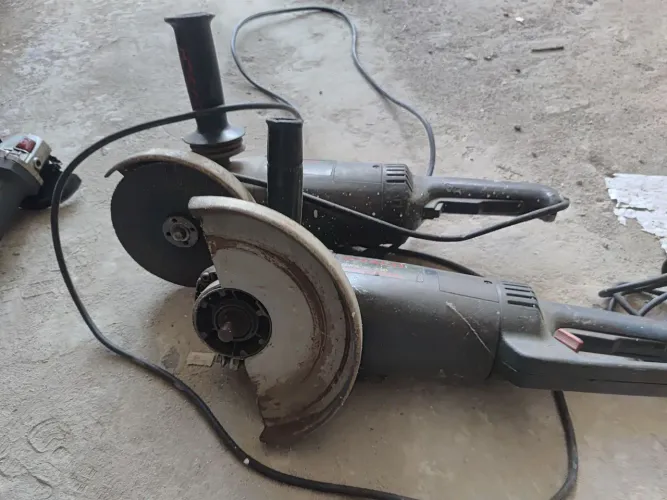 ESMELHIRADEIRAS BOSCH GWS 7e 9 POL (02) unidades R$ 750