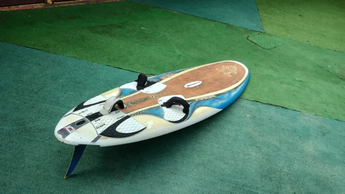 Prancha Windsurf Starboard futura 101L
