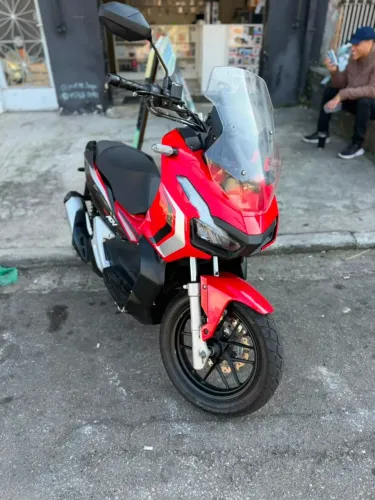 honda adv vermelha 2024