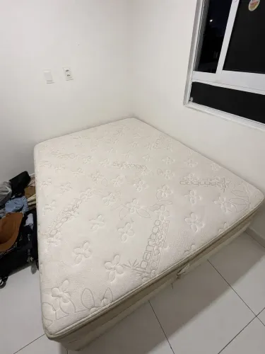 Cama box casal queen