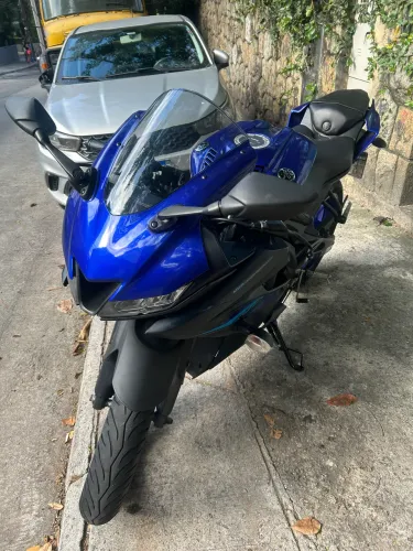 Yamaha R15 Azul 2025