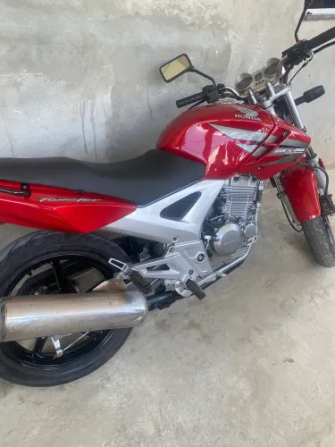 Faço jogo em moto maior com volta minha moto toda boa pra vender 10.000