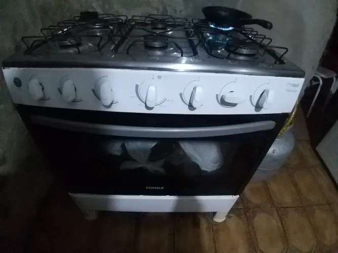 Vendo fogão de 06 Bocas da Consu ( watts *) 