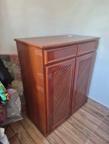 Sapateira com 2 portas e 2 gavetas