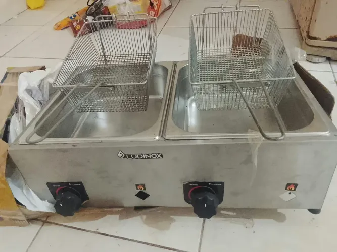 Fritadeira de duas cubas inox