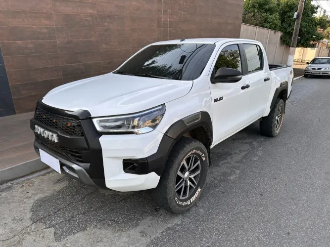 Toyota Hilux CD 4X4 2.8 Diesel Mec. 2020