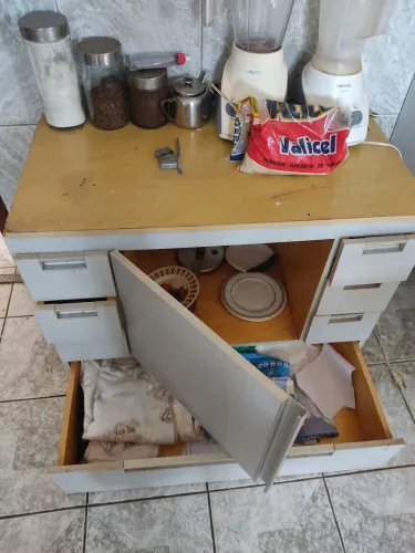 Mesinha de banheiro ou cozinha