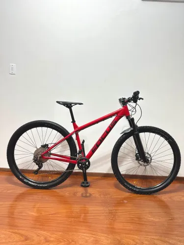 Bicicleta Focus Whistler aro 29 | Shimano Deore | Freios Hidráulicos