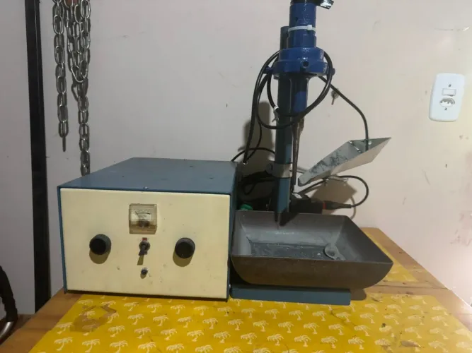MÁQUINA DE FURO ULTRASSÔNICA