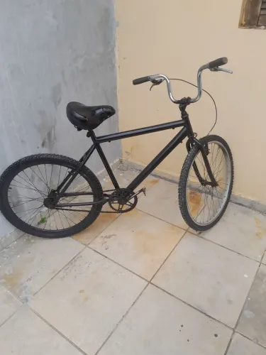 Bike. Pneus novos.