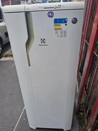 Vende -se geladeira electrolux