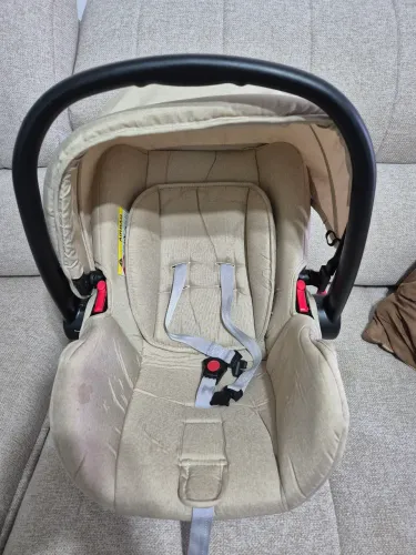 Vendo cadeirinha de carro BELECOO .