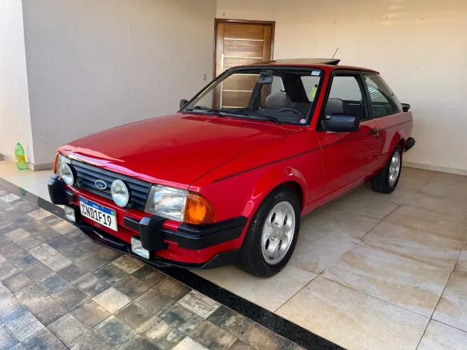 Ford Escort XR3 1.8 / 1.6 Beneton/form./laser 1985