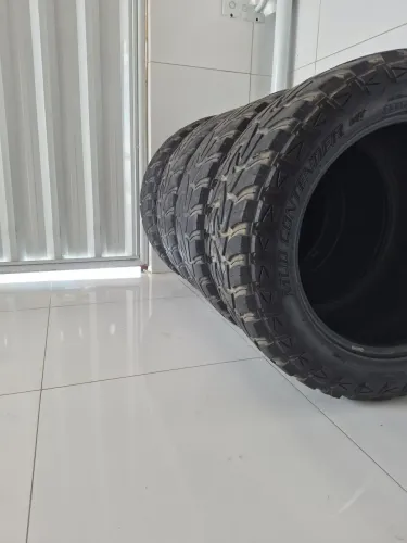 4 pneus R20, 33/12/R20