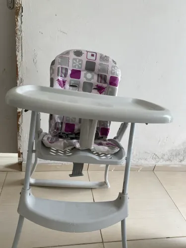 Cadeirinha de alimentação 
