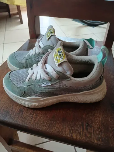 Tenis unissex 70 reais