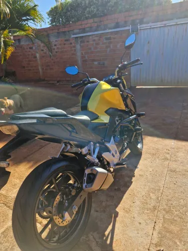 CB 300F