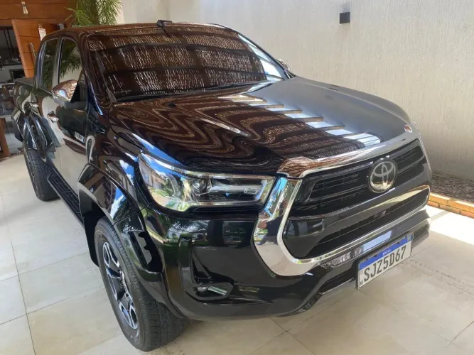 Toyota Hilux CD SRX Plus 4X4 2.8 TDI Die. Aut. 2024