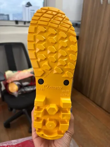 Bota Vulcaflex Marluvas PVC Preta com Solado Amarelo - Nova