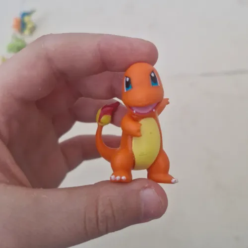 Pokemons em boneco