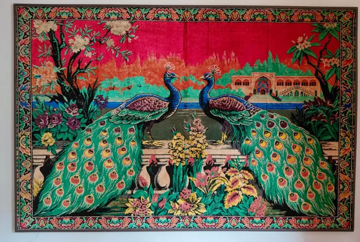 Quadro de tapeçaria antigo com Pavões