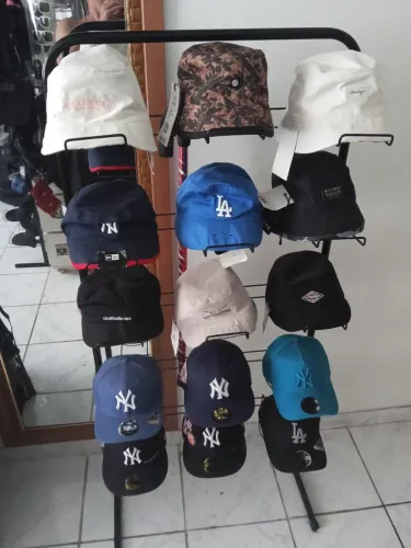 Expositor de Bonés 