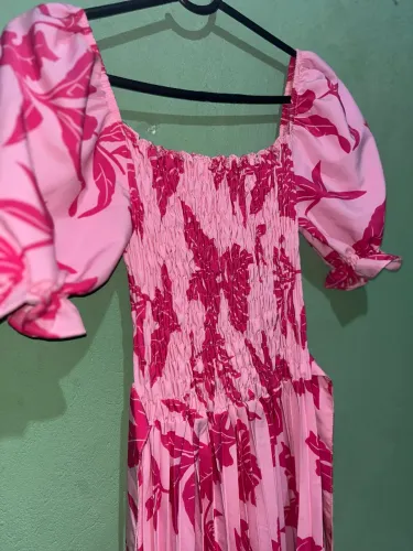 vestido midi plissado NOVO, nunca usado, TAM M