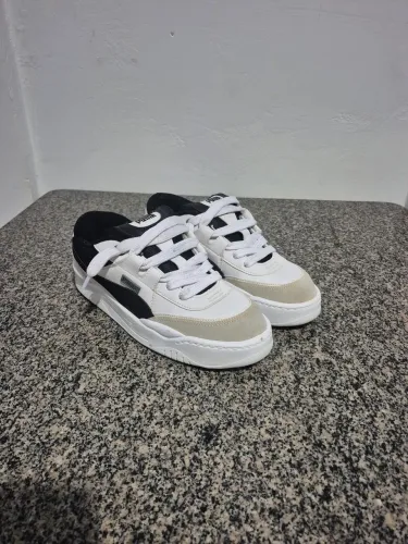 puma SKT, branco e preto