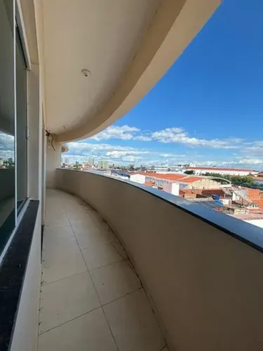 Apartamento com 3 Quarto(s) e 2 banheiro(s) para Alugar, 105 m² por R$ 1800 / Mês