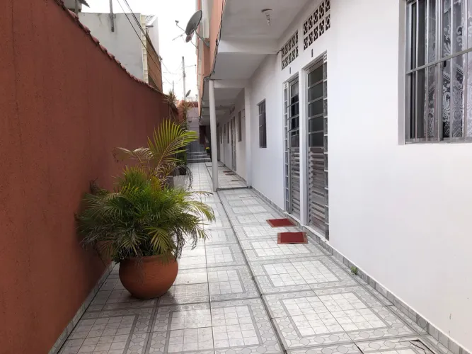 Kitinete Capão Raso R$ 900