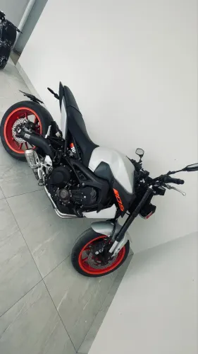 Yamaha Mt-09 