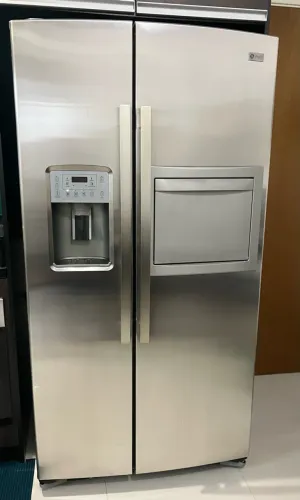 Geladeira side by side 629l