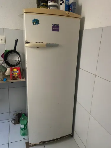 Vende-se geladeira