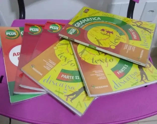 Livro de Gramática Moderna Plus Autor