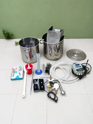 Vende se panela para fabricar cerveja artesanal .