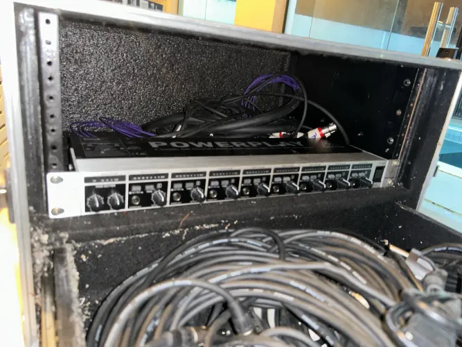 PowerPlay HA8000 Behringer Amplificador de Fone de Ouvido