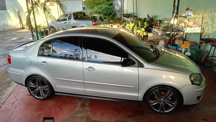 Volkswagen Polo Sedan 1.6 MI Total Flex 8V 4P 2011