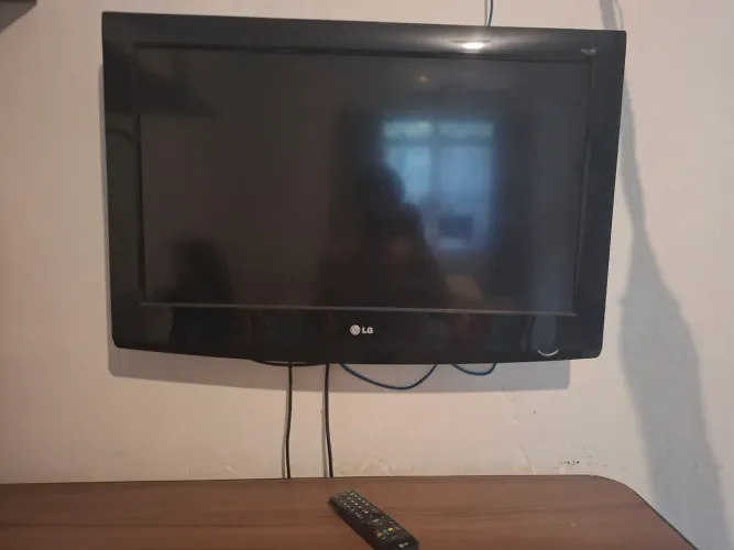 Televisão LG funcionando perfeitamente. Para vender logo.
