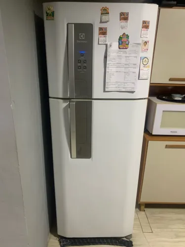 Geladeira Electrolux Frost Free Duplex modelo DF44